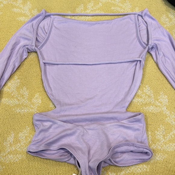 Open back olivaceous bodysuit - Picture 2 of 2